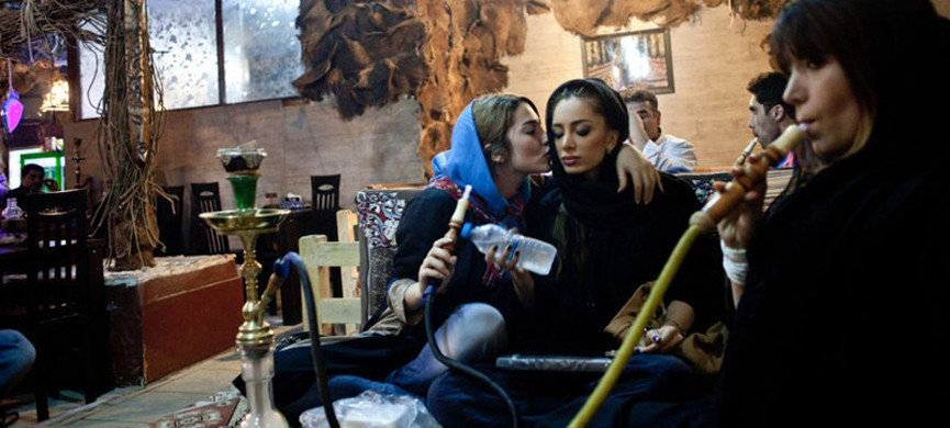 Любви в Иране все покорны