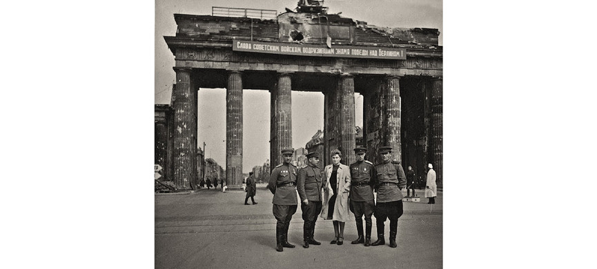 Елена Каган в Берлине в 1945-м