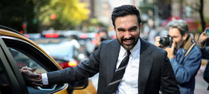 <p>Democratic candidate for New York City Mayor, Zohran Mamdani, shakes the hand of a cab driver while campaigning in Manhattan's Upper East Side neighborhood during early voting, in New York City, U.S., October 27, 2025. REUTERS/Mike Segar TPX IMAGES OF THE DAY</p>